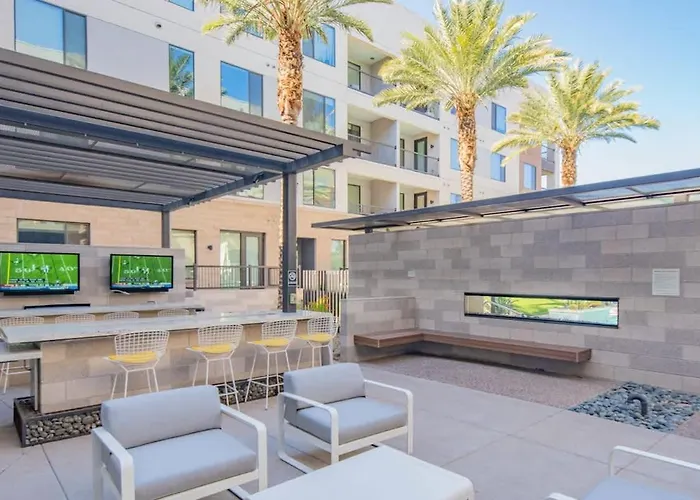 Bright And Sleek 1br Parking Workspace Apartment Tempe