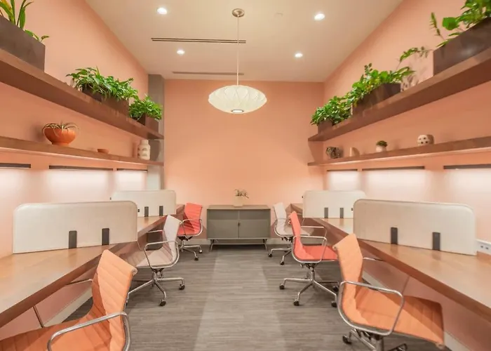 Bright And Sleek 1br Parking Workspace Apartment